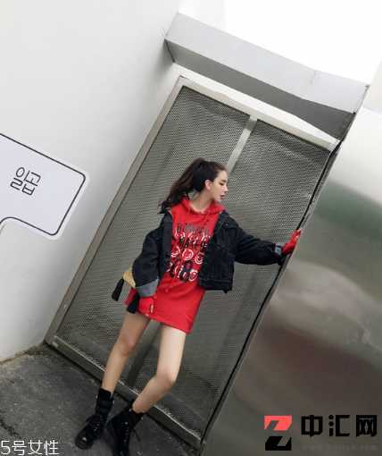 红色卫衣配什么外套？六款搭配任意挑选