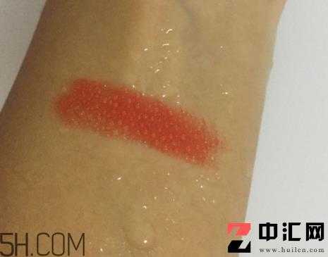 mac和迪奥口红哪个好？mac魅可和dior口红哪个好用