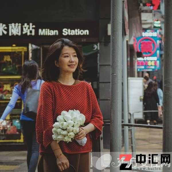 高龄熟女穿衣搭配 魔性大妈也能这么妩媚