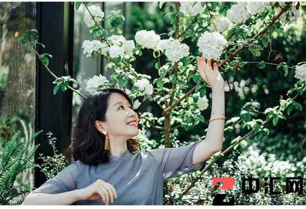 高龄熟女穿衣搭配 魔性大妈也能这么妩媚