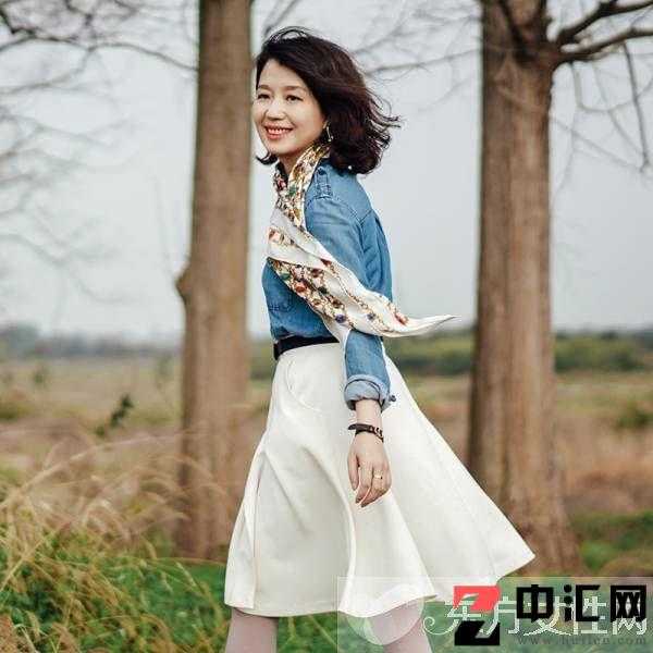 高龄熟女穿衣搭配 魔性大妈也能这么妩媚